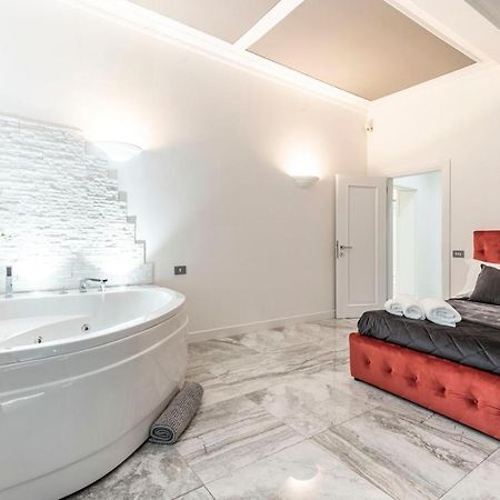 Trevi Luxury Apartment Jacuzzi Рим Экстерьер фото