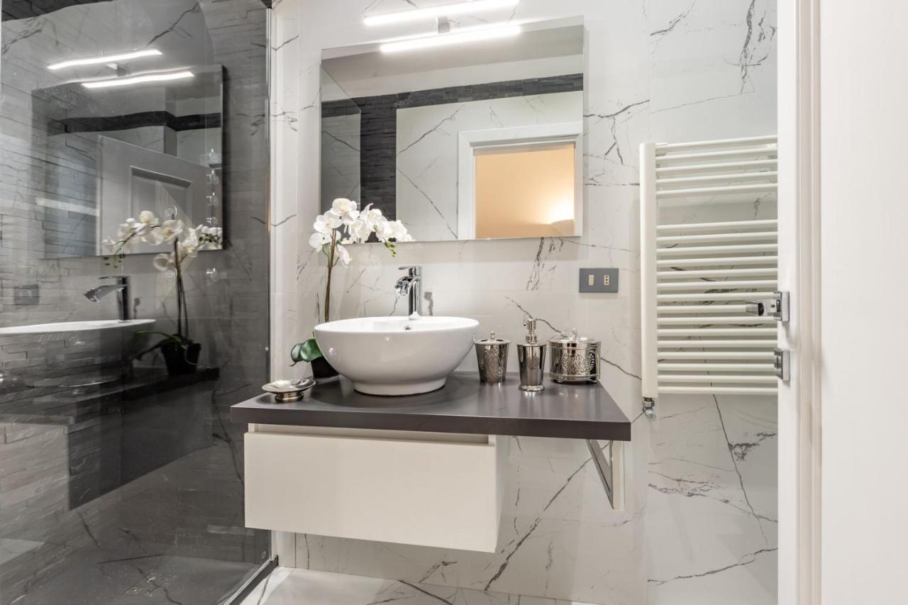 Trevi Luxury Apartment Jacuzzi Рим Экстерьер фото