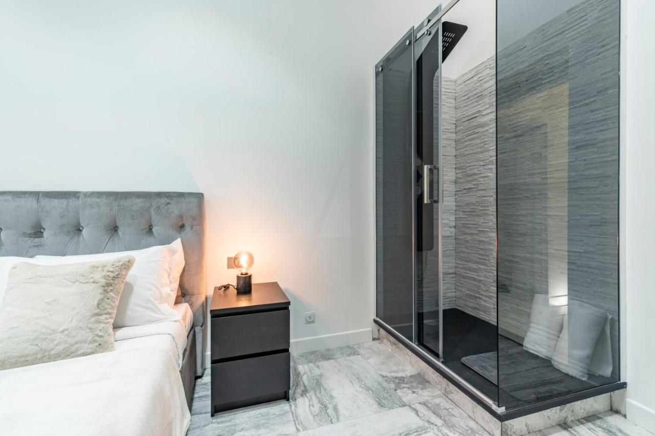 Trevi Luxury Apartment Jacuzzi Рим Экстерьер фото