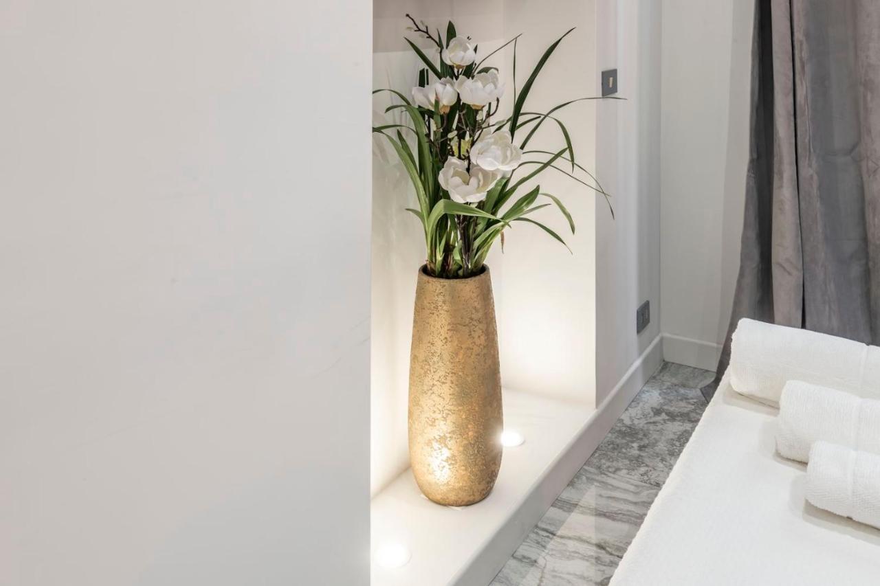Trevi Luxury Apartment Jacuzzi Рим Экстерьер фото