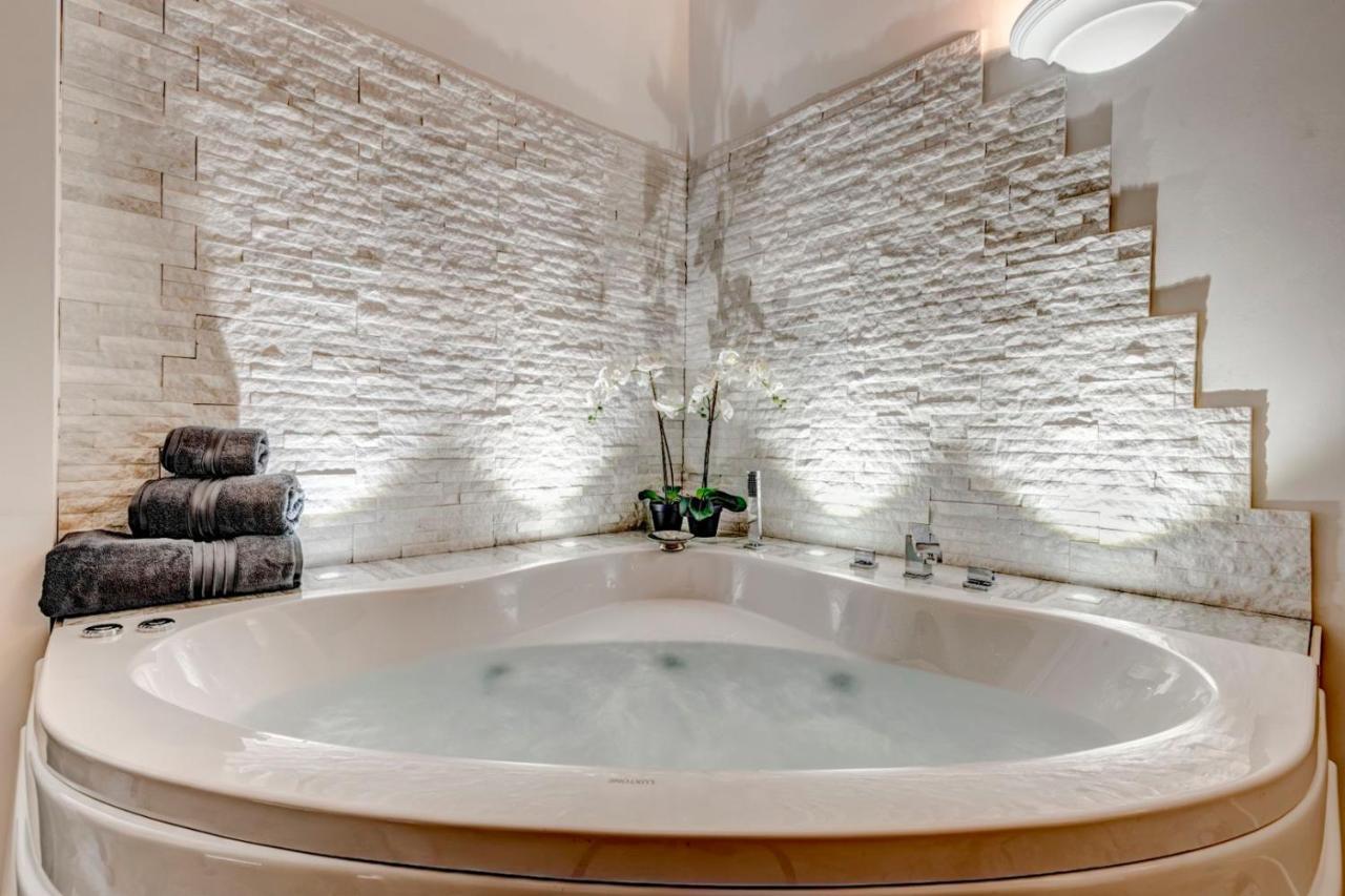 Trevi Luxury Apartment Jacuzzi Рим Экстерьер фото